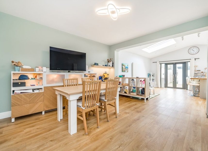 Properties for sale in Northfields Road - W3 0NW view3