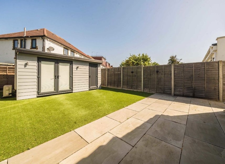 Properties for sale in Northfields Road - W3 0NW view6