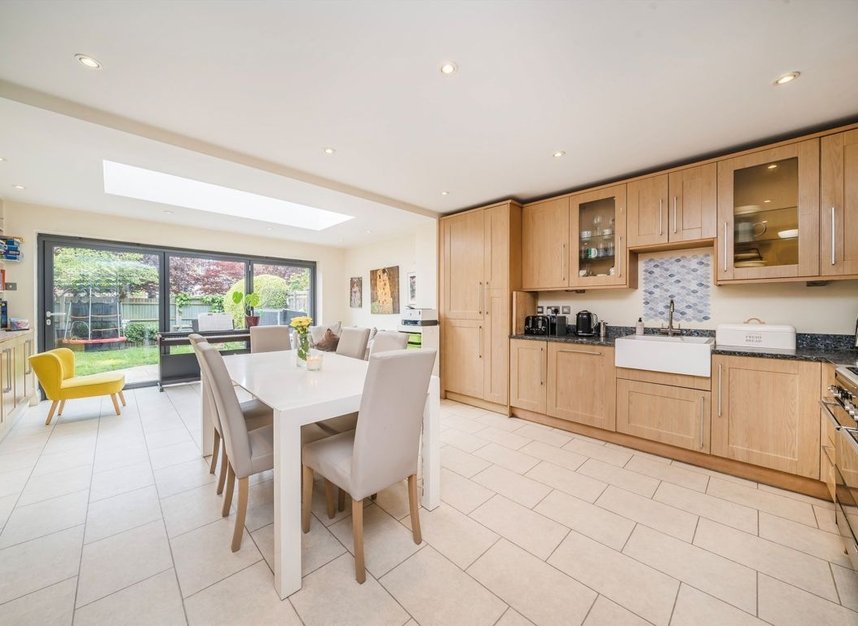 Properties for sale in Northweald Lane - KT2 5GL view3