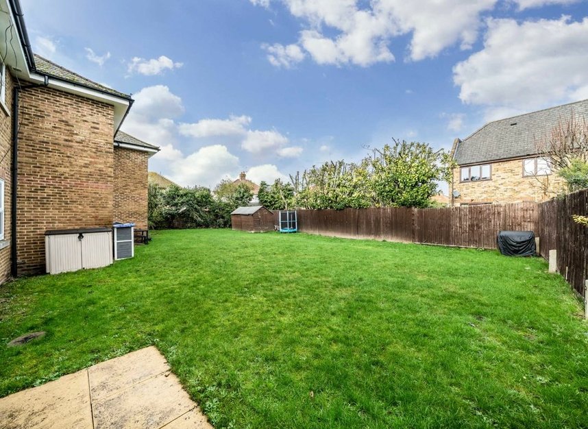 Properties for sale in Nursery Gardens - TW12 3ES view4