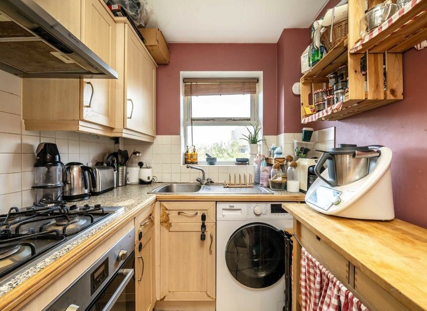 Properties for sale in Nursery Gardens - TW12 3ES view3