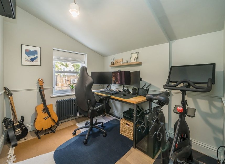 Properties for sale in Nutfield Road - SE22 9DG view10