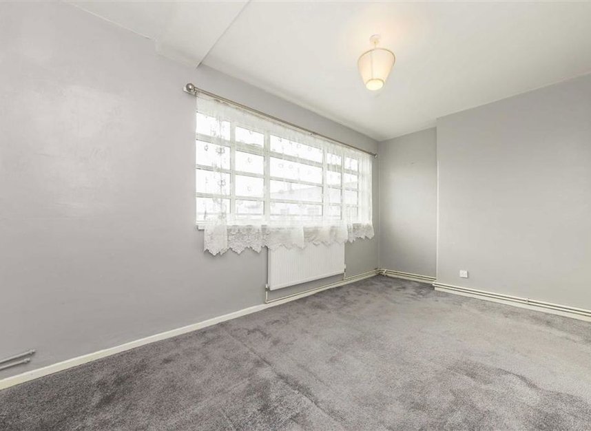 Properties for sale in Oaklands Estate - SW4 8NQ view2