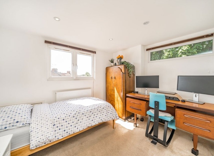Properties for sale in Oaklands Road - W7 1HS view7