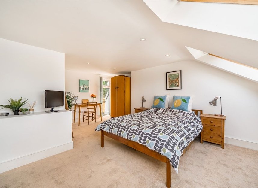 Properties for sale in Oaklands Road - W7 1HS view5