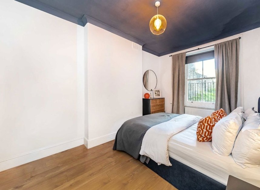 Properties for sale in Oakley Square - NW1 1NJ view6