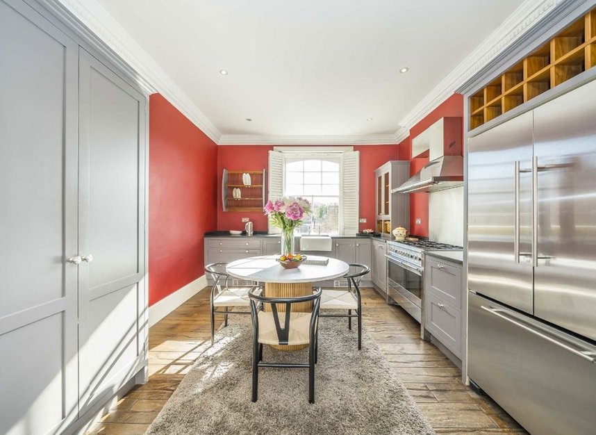 Properties for sale in Oakley Street - SW3 5HF view3