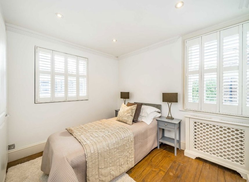 Properties for sale in Oakley Street - SW3 5HF view7