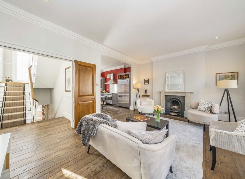 Properties for sale in Oakley Street - SW3 5HF view2
