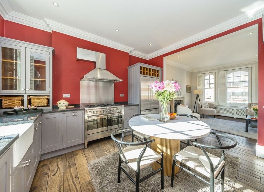 Properties for sale in Oakley Street - SW3 5HF view4