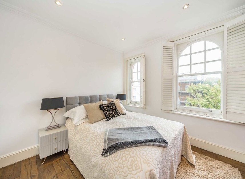 Properties for sale in Oakley Street - SW3 5HF view6