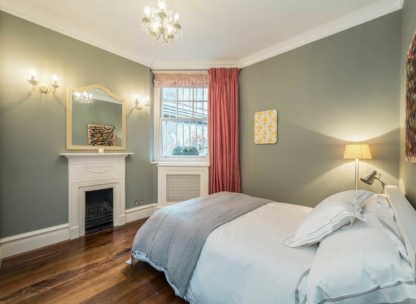 Properties for sale in Oakwood Court - W14 8JZ view7