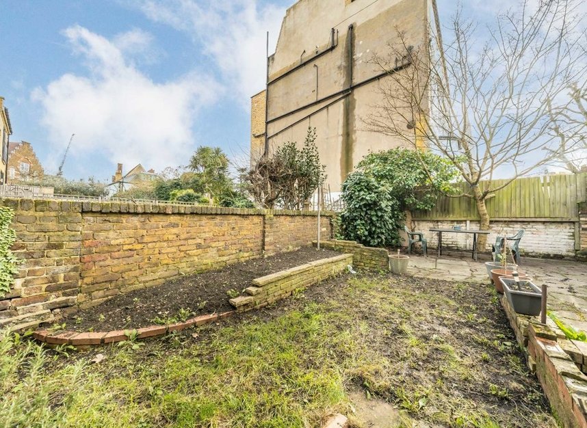 Properties sold in Oberstein Road - SW11 2AE view7
