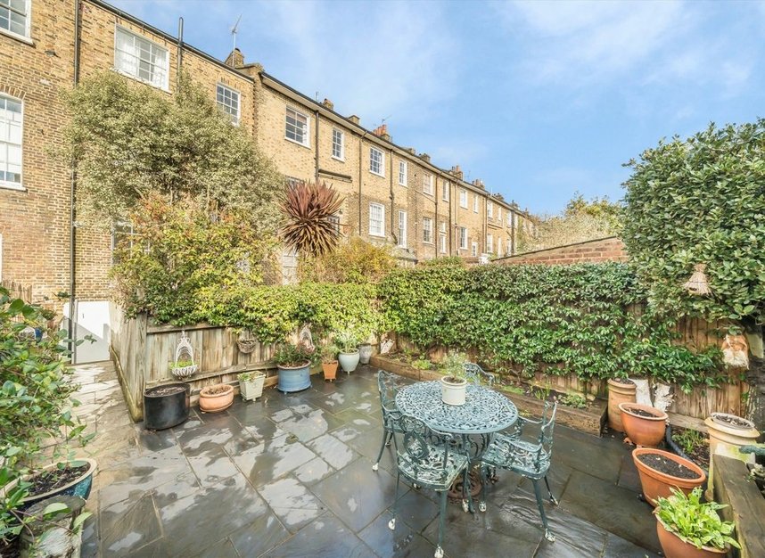 Properties for sale in Offord Road - N1 1PF view5