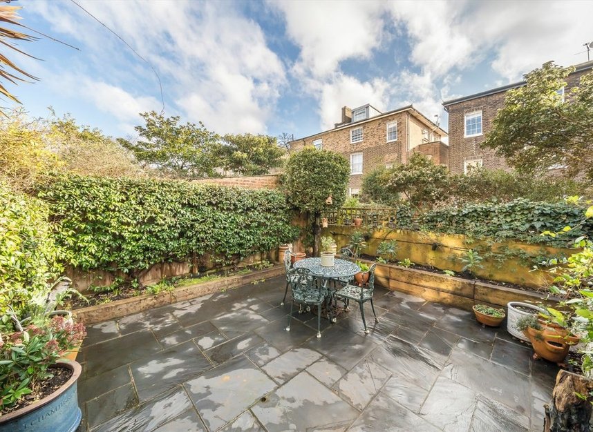 Properties for sale in Offord Road - N1 1PF view3