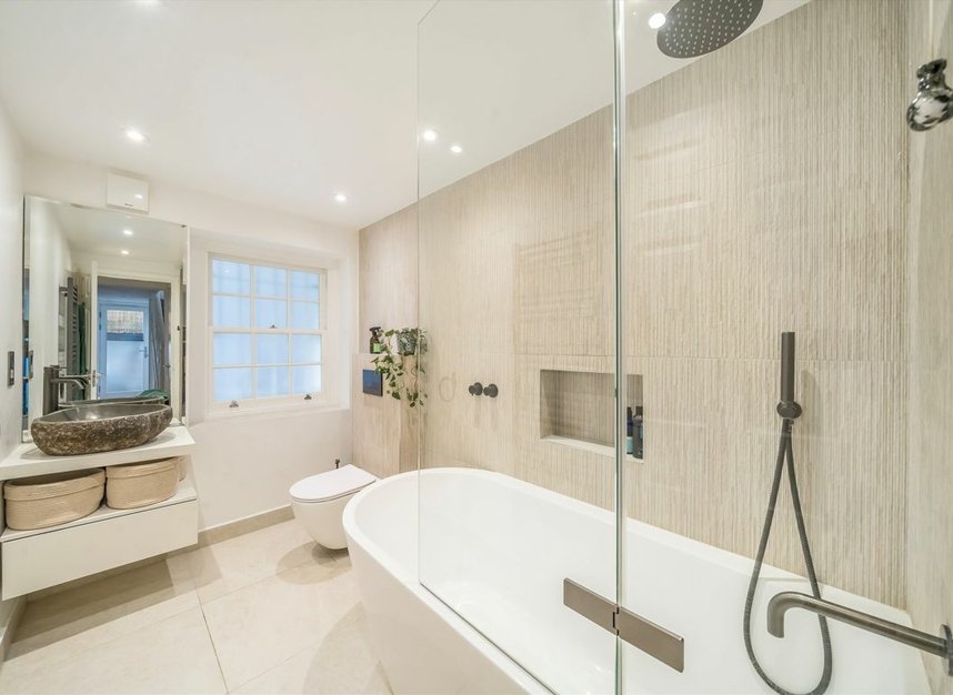 Properties for sale in Offord Road - N1 1PF view7