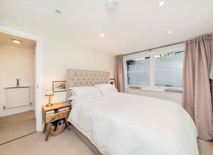 Properties for sale in Offord Road - N1 1PG view5