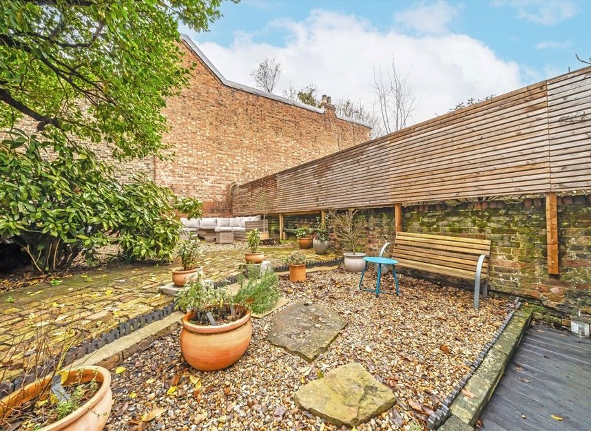 Properties for sale in Offord Road - N1 1PG view3