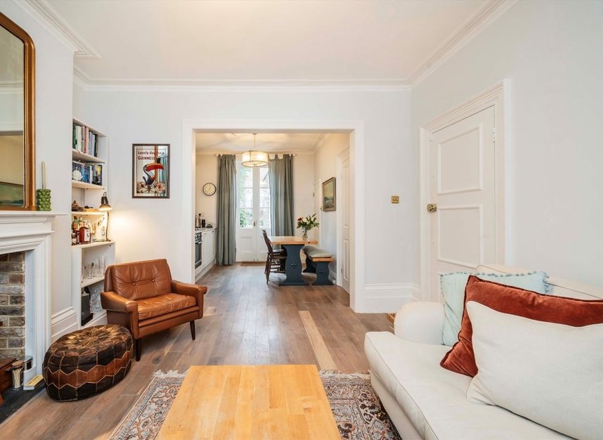 Properties for sale in Offord Road - N1 1PG view7