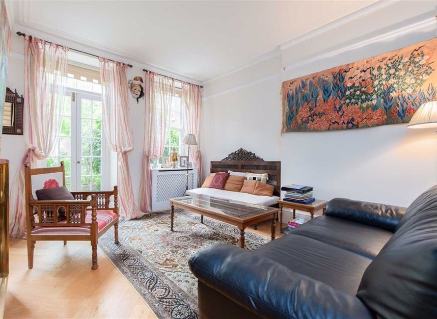 Properties for sale in Old Brompton Road - SW5 0EB view2