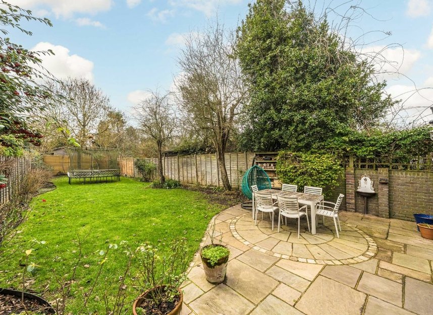 Properties for sale in Old Farm Road - TW12 3RJ view11