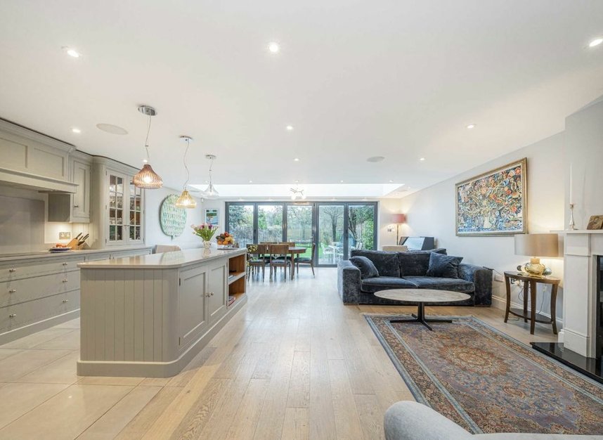 Properties for sale in Old Farm Road - TW12 3RJ view2