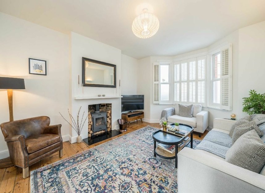 Properties for sale in Oldfield Road - TW12 2AJ view2
