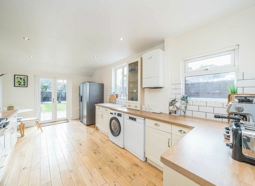 Properties for sale in Oldfield Road - TW12 2AJ view4