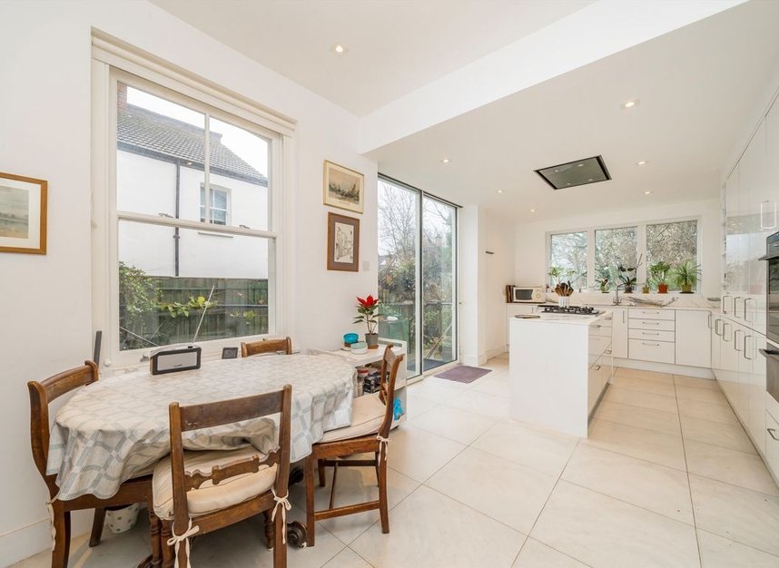Properties for sale in Onslow Gardens - N10 3JY view11