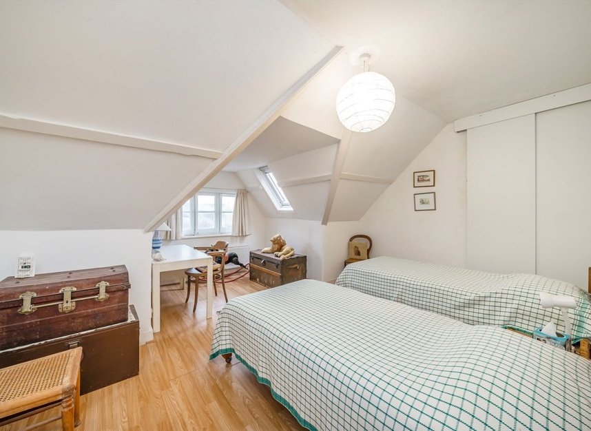 Properties for sale in Onslow Gardens - N10 3JY view7