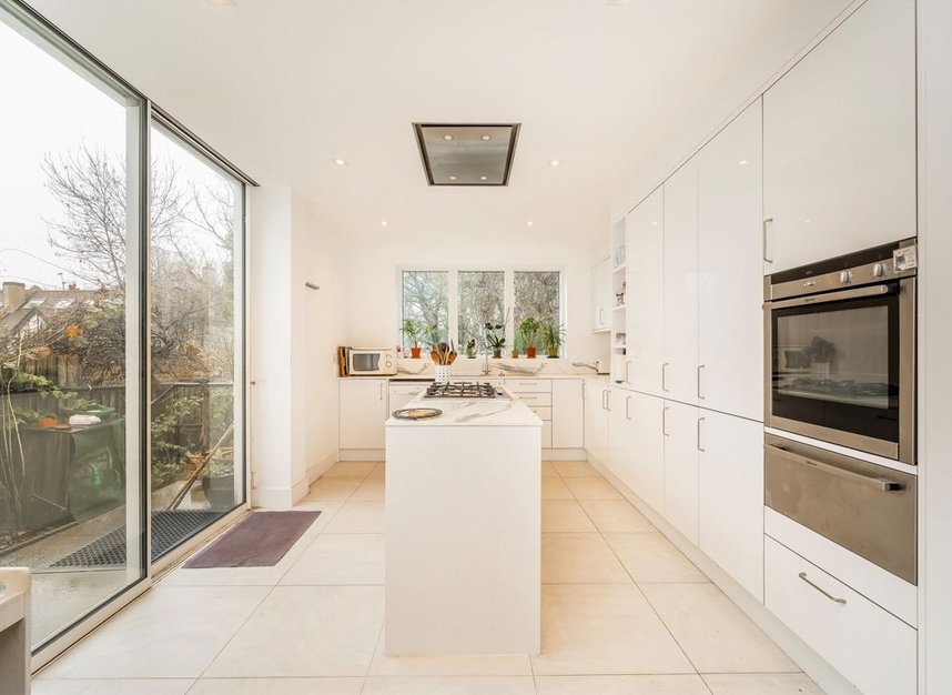 Properties for sale in Onslow Gardens - N10 3JY view4