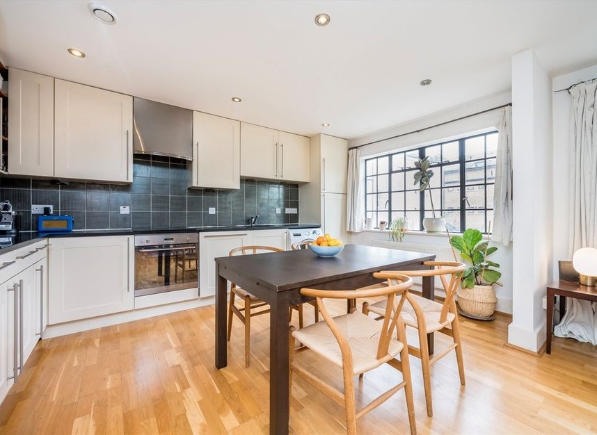 Properties for sale in Orleston Mews - N7 8LL view3