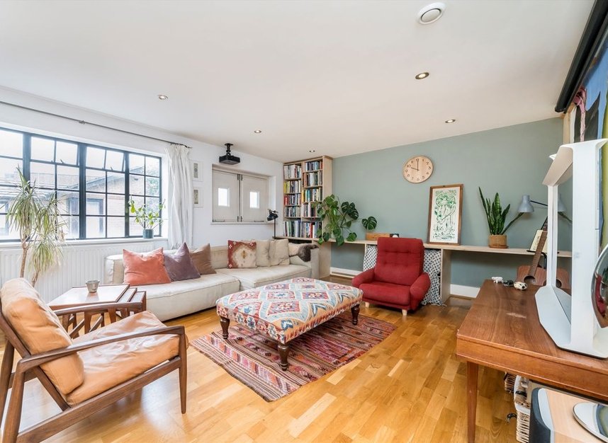 Properties for sale in Orleston Mews - N7 8LL view6