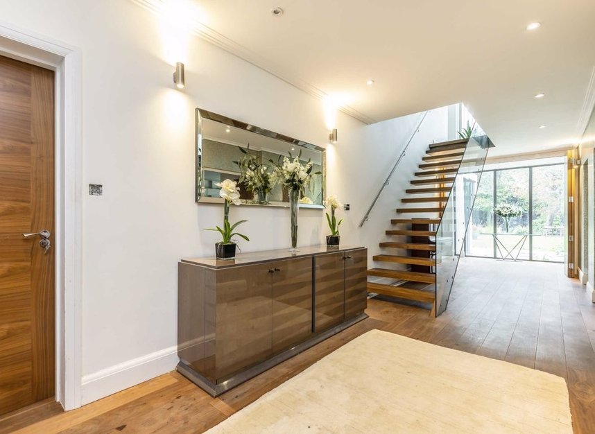 Properties for sale in Ormond Avenue - TW12 2RY view3