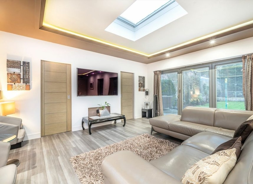 Properties for sale in Ormond Avenue - TW12 2RX view4