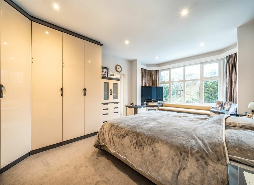 Properties for sale in Ormond Avenue - TW12 2RX view8