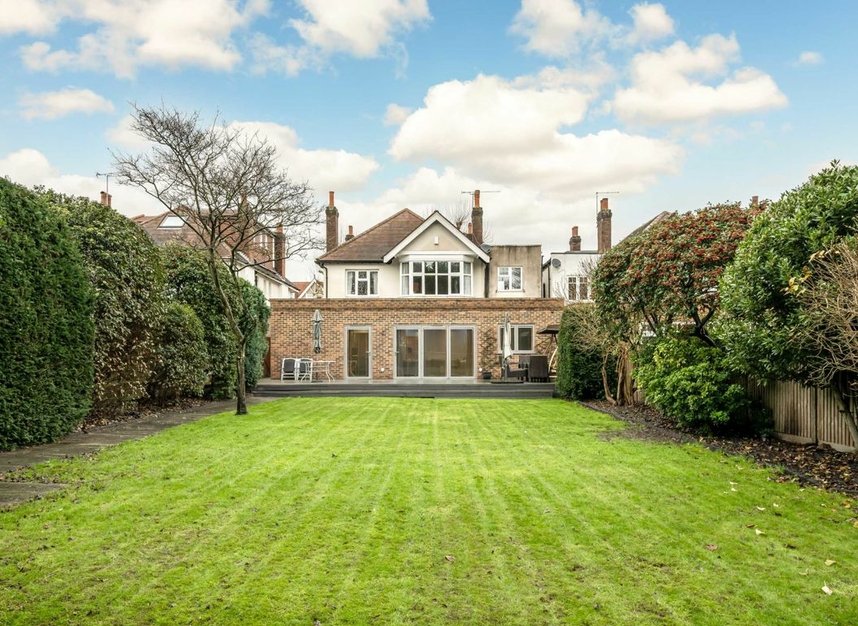 Properties for sale in Ormond Avenue - TW12 2RX view2