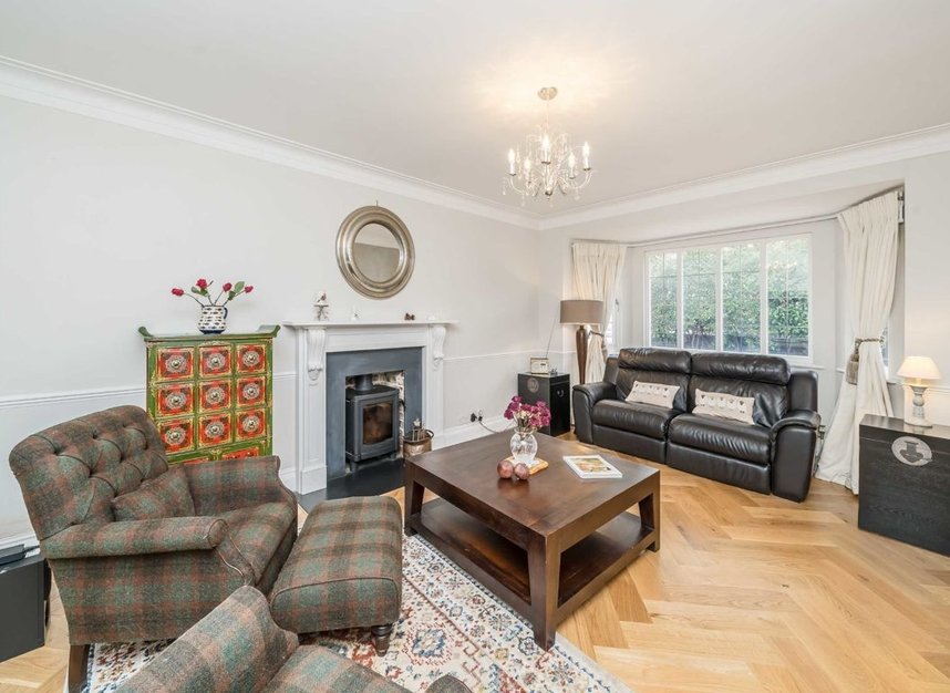 Properties for sale in Ormond Crescent - TW12 2TH view6