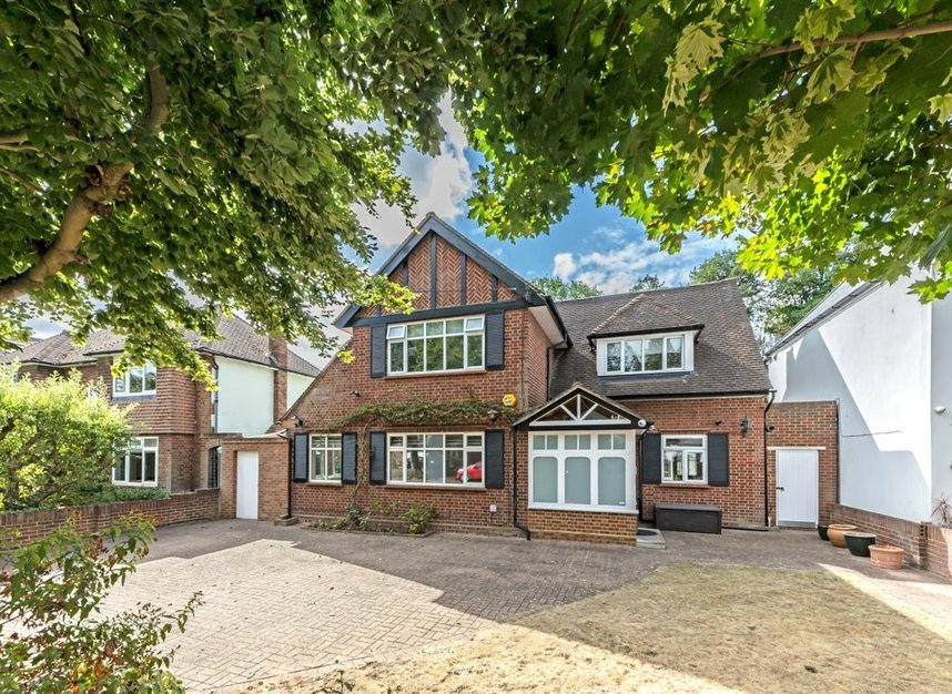 Properties for sale in Ormond Crescent - TW12 2TH view1