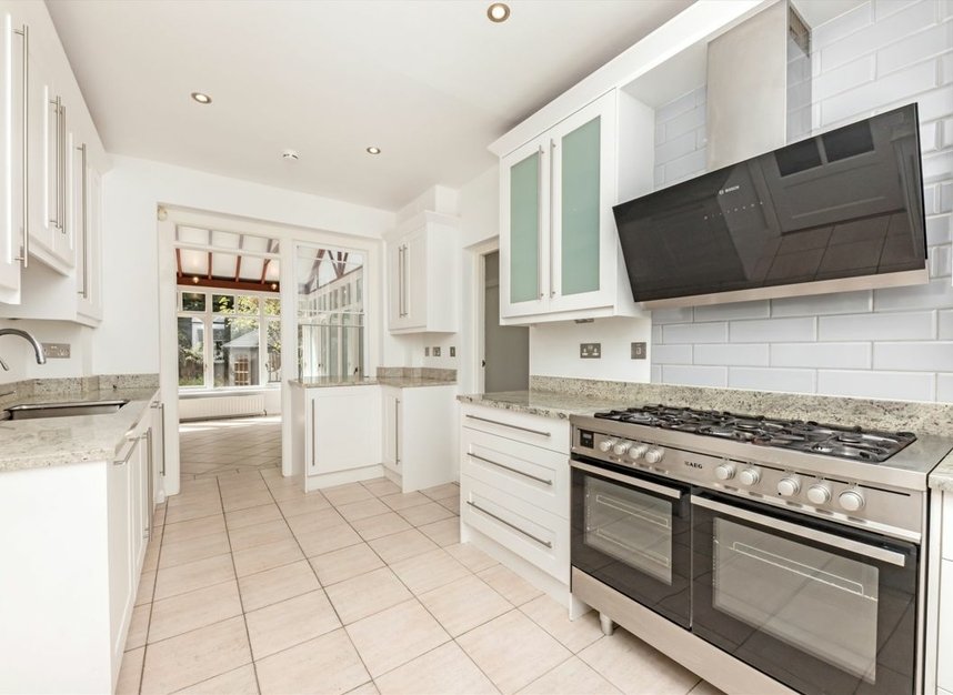 Properties for sale in Ormond Crescent - TW12 2TH view4