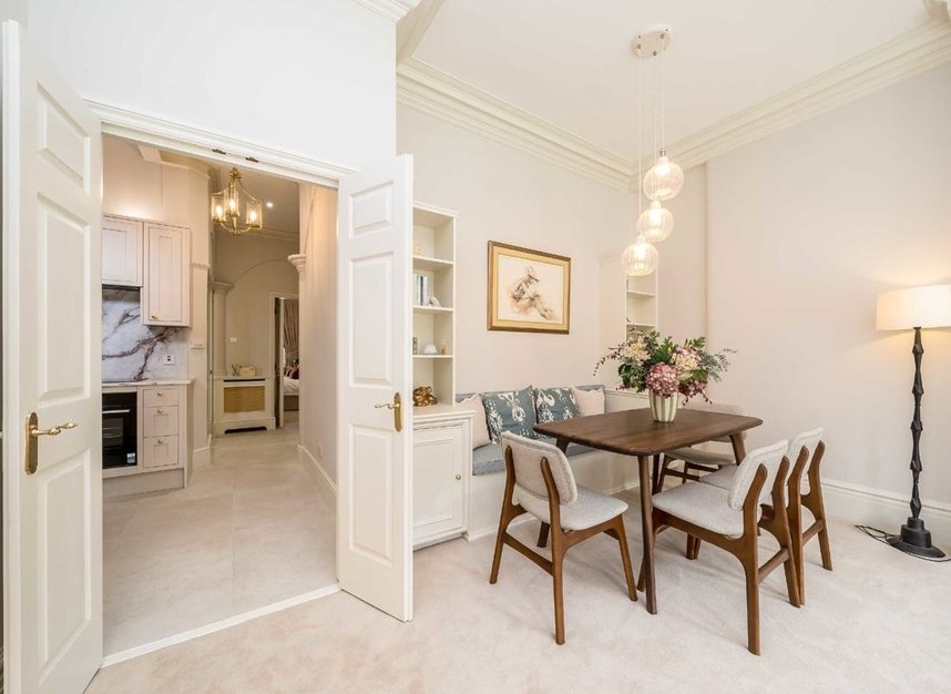 Properties for sale in Ormonde Gate - SW3 4EU view3