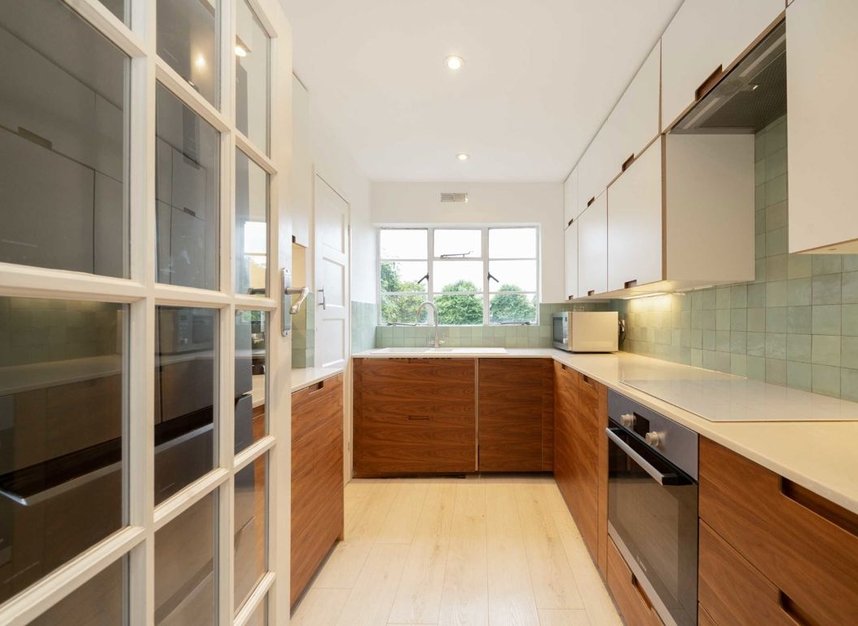 Flat for sale in Pages Lane, London, N10 (Ref 229628) Dexters