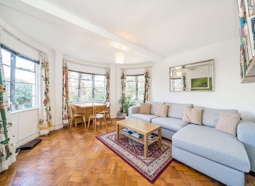 Properties for sale in Pages Lane - N10 1NY view2