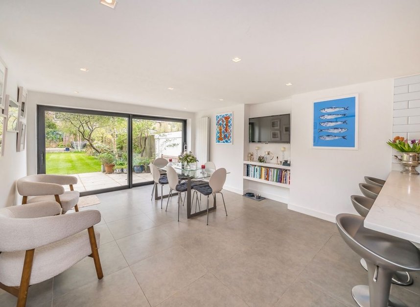 Properties for sale in Palace Road - SW2 3LB view9