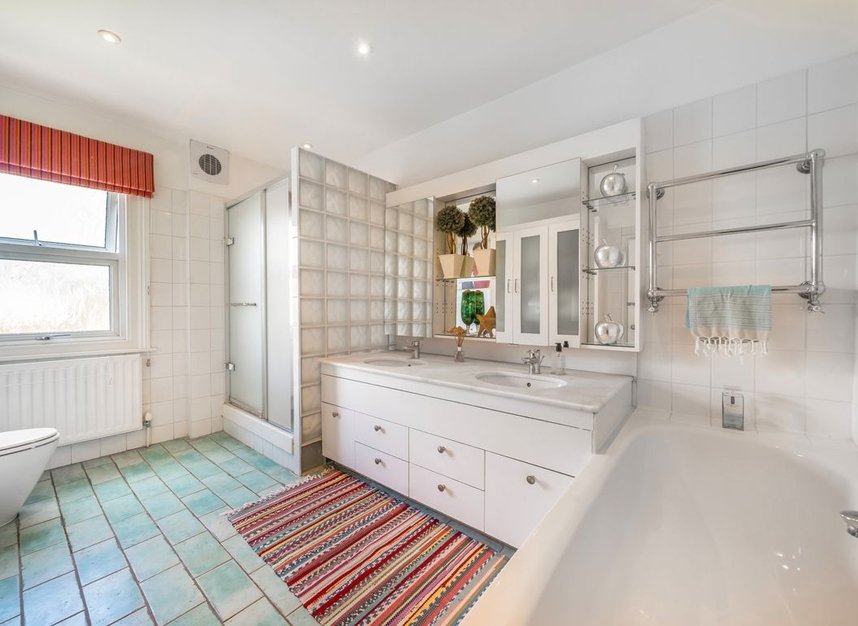 Properties for sale in Palace Road - SW2 3LB view17