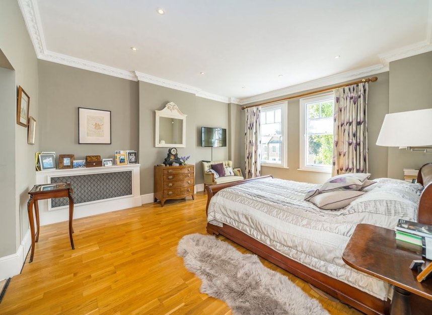 Properties for sale in Palace Road - SW2 3LB view6