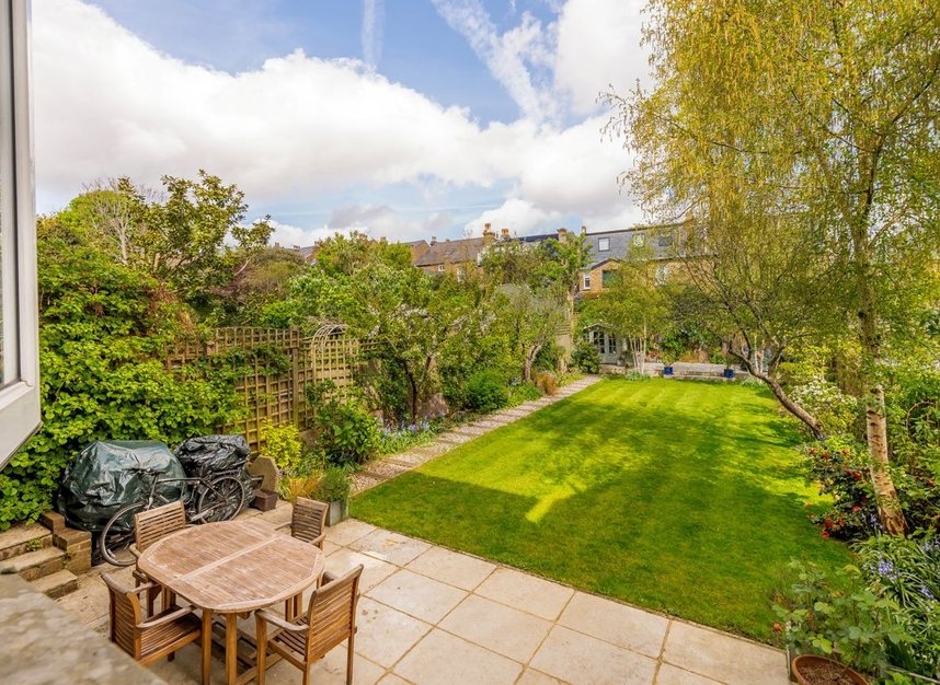 Properties for sale in Palace Road - SW2 3LB view18
