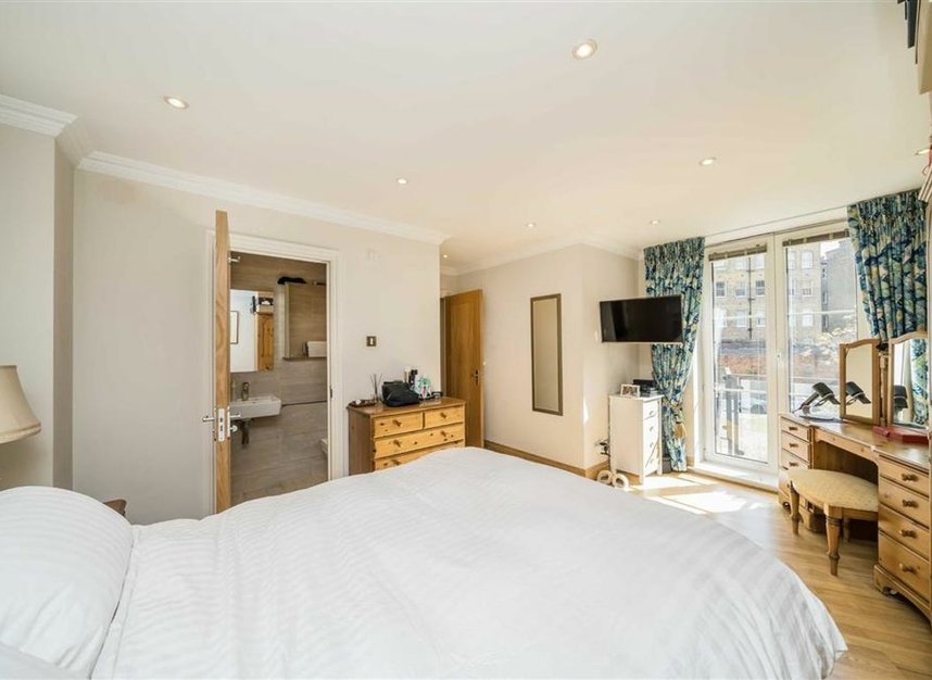 Flat for sale in Palgrave Gardens, London, NW1 (Ref 224625) Dexters