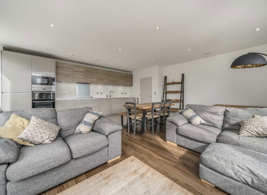 Properties for sale in Palmerston Road - W3 8GJ view2