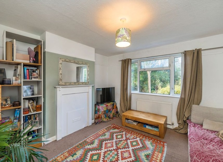Properties for sale in Park Close - KT2 6DW view2